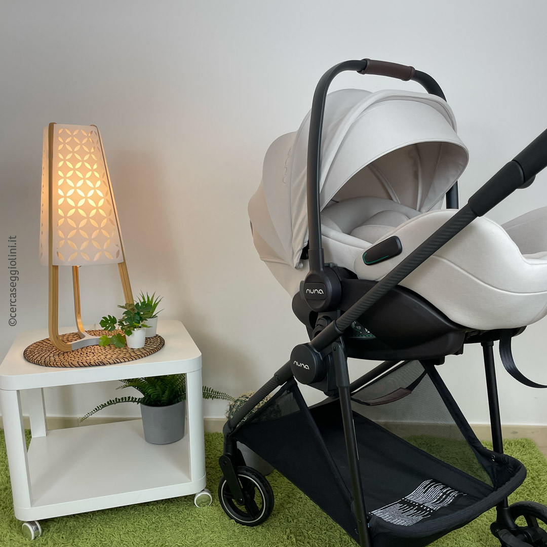 Nuna Arra Flex - Vista nella configurazione Travel System su telaio passeggino